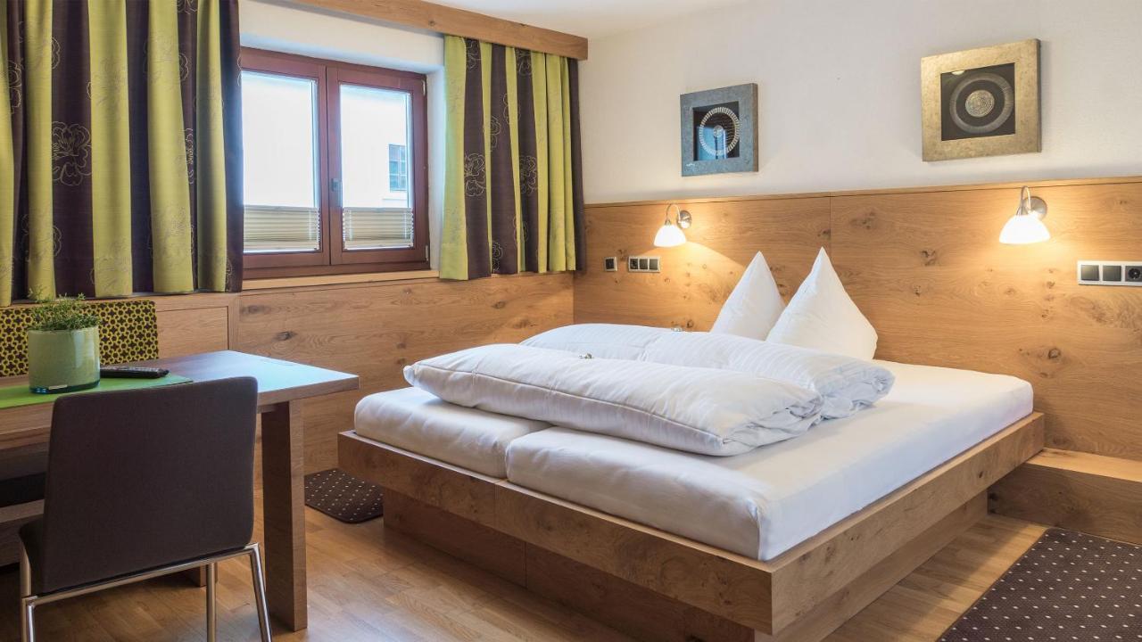 Haus Battisti Hotel Sankt Anton am Arlberg Bagian luar foto