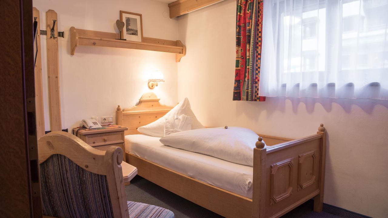 Haus Battisti Hotel Sankt Anton am Arlberg Bagian luar foto