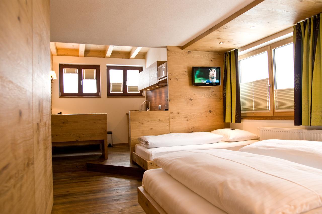 Haus Battisti Hotel Sankt Anton am Arlberg Bagian luar foto