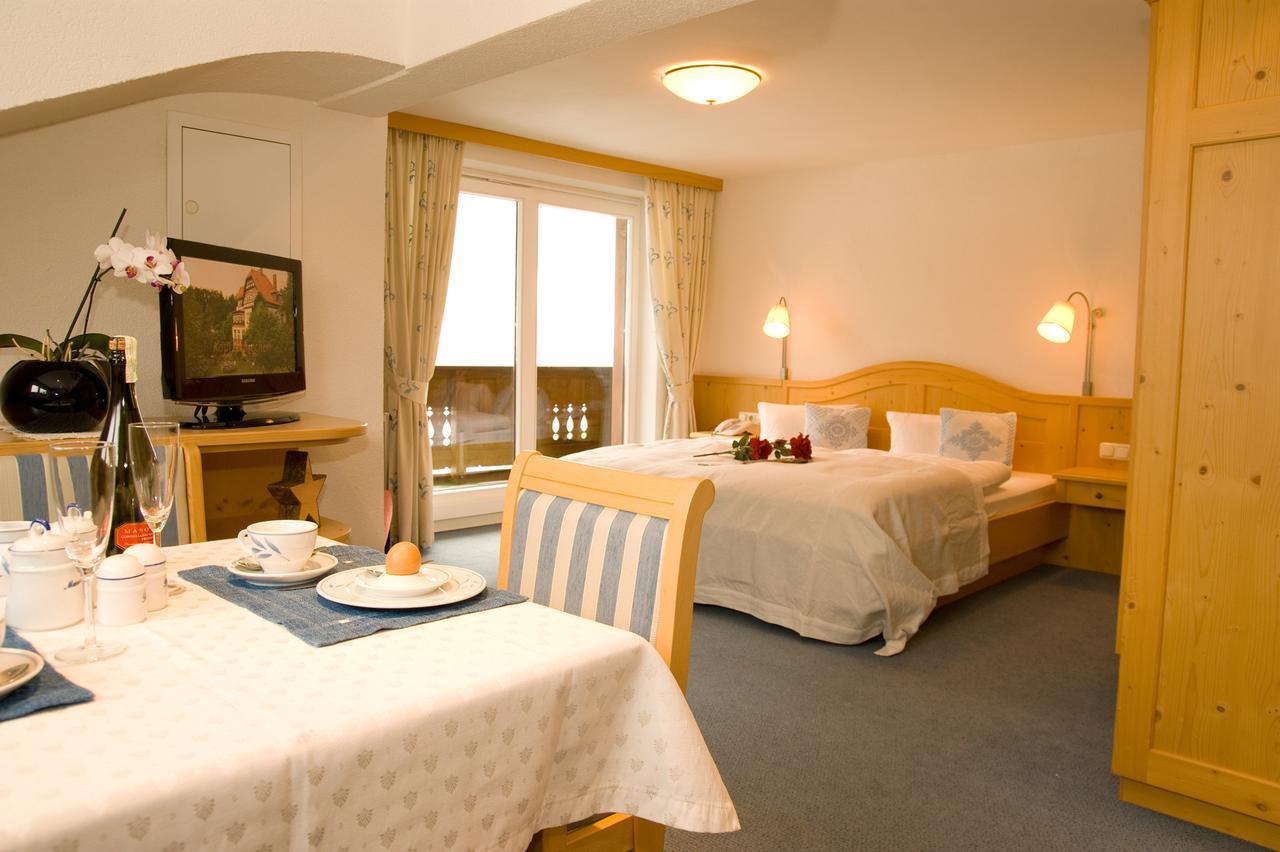Haus Battisti Hotel Sankt Anton am Arlberg Bagian luar foto